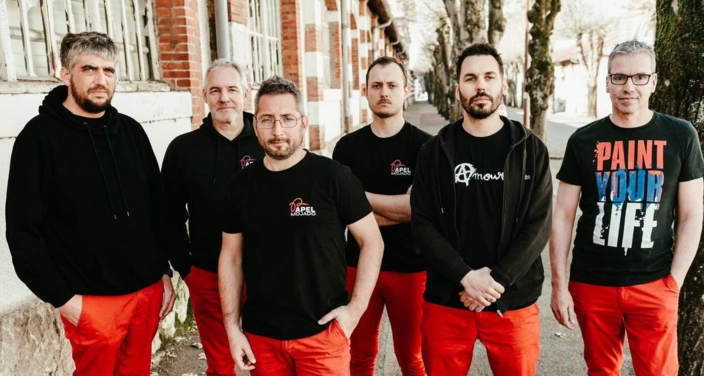 PAPEL MOJADO ET DEBORAH BIVER